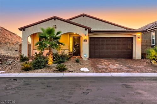 41 Tatahatso Point St, Henderson, NV, 89011-3802 | Card Image