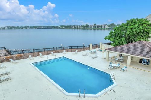 apt-404-110 Lake Emerald Dr, Oakland Park, FL, 33309-6234 | Card Image