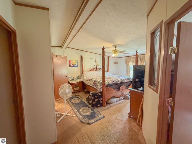 299 Cloverleaf Ln, House other with 3 bedrooms, 2 bathrooms and null parking in Houghton Lake MI | Image 12
