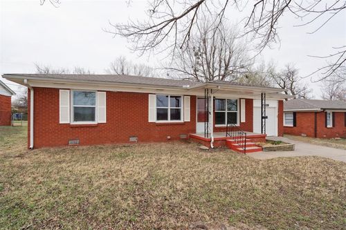 2209 Flannery Dr, Midwest City, OK, 73110-7913 | Card Image