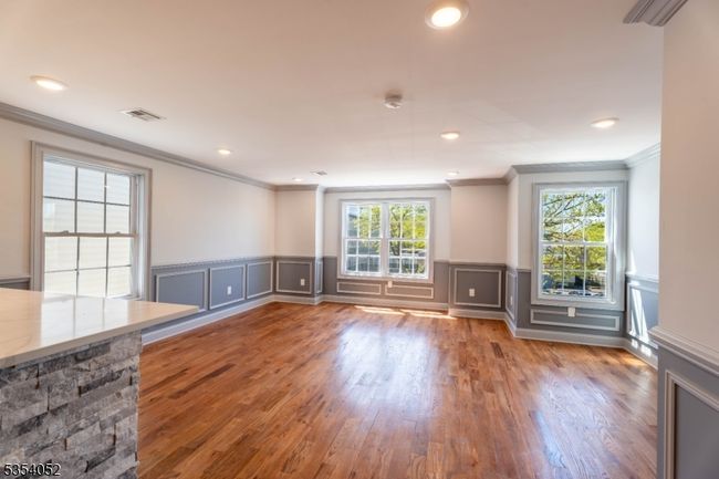 90 Seaview Ave, Home with 6 bedrooms, 4 bathrooms and null parking in Jersey City NJ | Image 23
