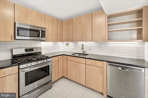 apt-1208-118 Monroe St, ROCKVILLE, MD, 20850-2552 | Card Image