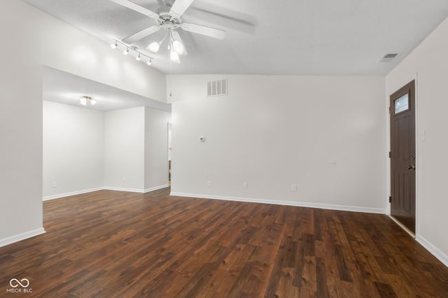 2770 Two Worlds Dr, Condo with 2 bedrooms, 2 bathrooms and null parking in Columbus IN | Image 7
