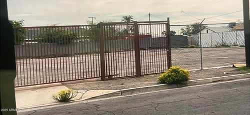 23-2447 W Hadley St, Phoenix, AZ, 85009-5828 | Card Image