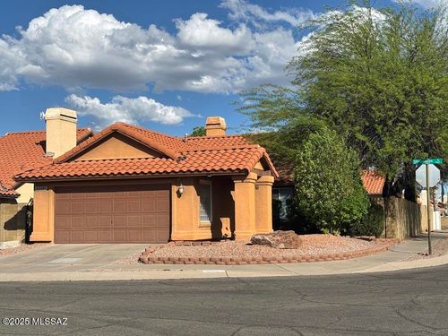 9500 E Stonehaven Way, Tucson, AZ, 85747-9287 | Card Image