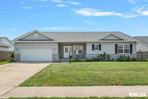 304 Podres Ln, Chatham, IL, 62629-5002 | Card Image