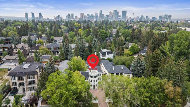 1108 Premier Way Sw, House detached with 4 bedrooms, 3 bathrooms and 4 parking in Calgary AB | Image 4