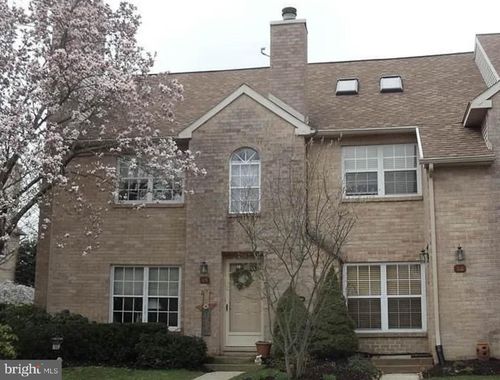 15 Rampart Dr, CHESTERBROOK, PA, 19087-5842 | Card Image