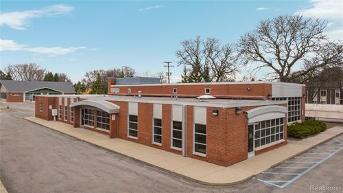 19337 Farmington Rd, Livonia, MI, 48152-1404 | Card Image
