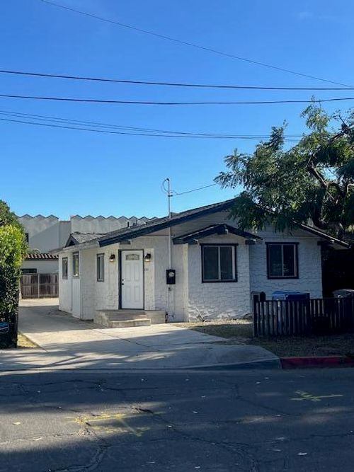 521 W Pedregosa St, Santa Barbara, CA, 93101-4007 | Card Image