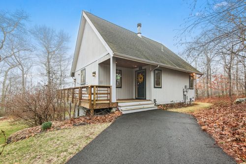 324 Chesterfield Rd, Oakdale, CT, 06370-1652 | Card Image