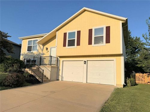 17141 Jessica St, Gardner, KS, 66030-9217 | Card Image