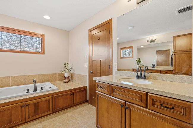 9256 Gateway Ln, House other with 5 bedrooms, 5 bathrooms and null parking in Eden Prairie MN | Image 33