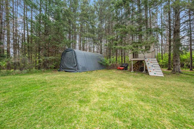 Playhouse and extra storage | Image 26