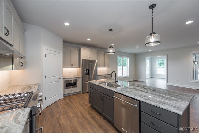 Interior photos of similar home in the community and may demonstrate optional finishes. | Image 7