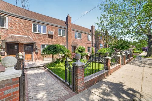 6037 69th Pl, Maspeth, NY, 11378-2928 | Card Image