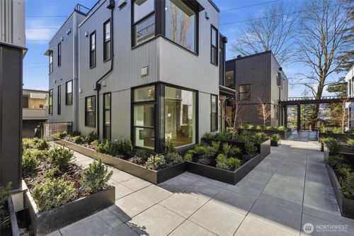 b-2012 Fairview Ave E, Seattle, WA, 98102-3512 | Card Image