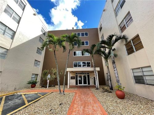 apt-2-510-6950 Nw 186th St, Hialeah, FL, 33015-3293 | Card Image