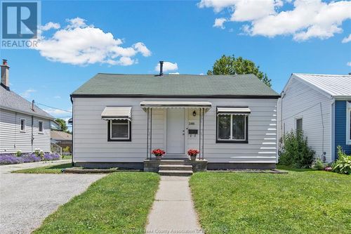 3811 Connaught Rd, Windsor, ON, N9C2C2 | Card Image