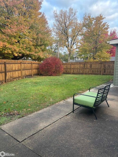 706 S Garfield Ave, Mason City, IA, 50401-4735 | Card Image