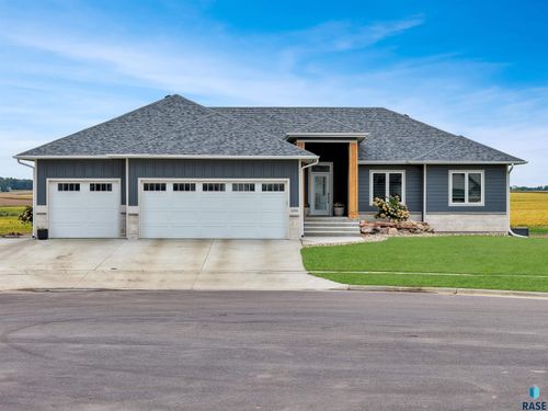 1016 Putter Cir Circle, Dell Rapids, SD, 57022 | Card Image