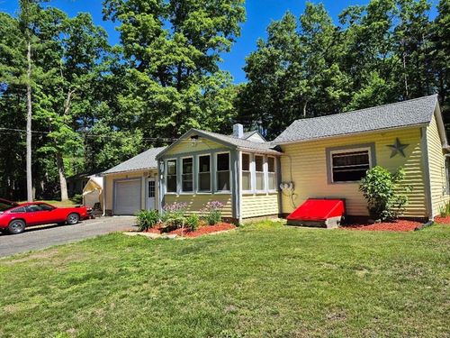 64 Munsell St, Belchertown, MA, 01007-9536 | Card Image