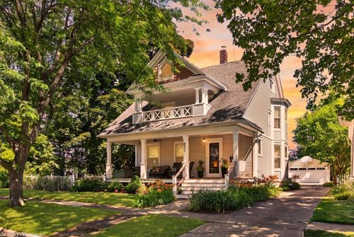 831 Wisconsin Avenue, St. Joseph, MI, 49085 | Card Image