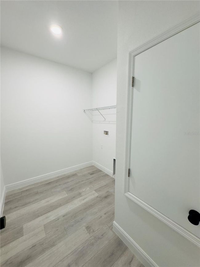 Laundry Room | Image 19