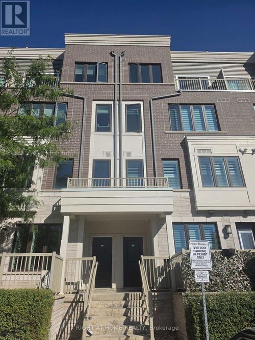 15-95 Eastwood Park Garden, Toronto (Long Branch), ON, M8W0B9 | Card Image