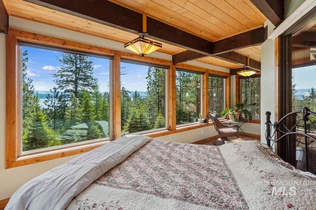 947 Thompson Dr, House other with 3 bedrooms, 4 bathrooms and 3 parking in Cascade ID | Image 12