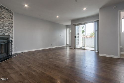 22-9216 Tobias Ave, Panorama City, CA, 91402-3606 | Card Image