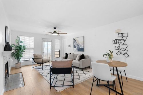 e7-3975 Hortensia St, San Diego, CA, 92110 | Card Image