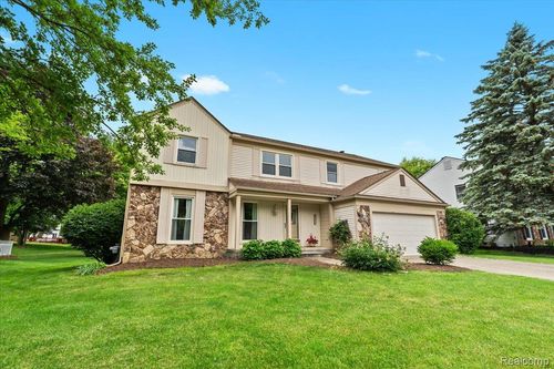 2366 Harness, West Bloomfield, MI, 48324-3731 | Card Image