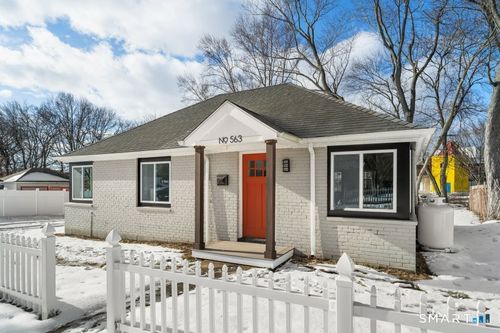 563 Pearl Harbor St, Bridgeport, CT, 06610-2324 | Card Image