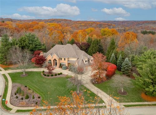 2133 Legran Dr, Gibsonia, PA, 15044-7495 | Card Image