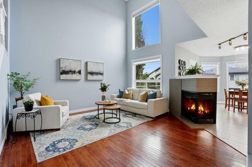 390 Douglas Ridge Cir Se, Calgary, AB, T2Z3H6 | Card Image