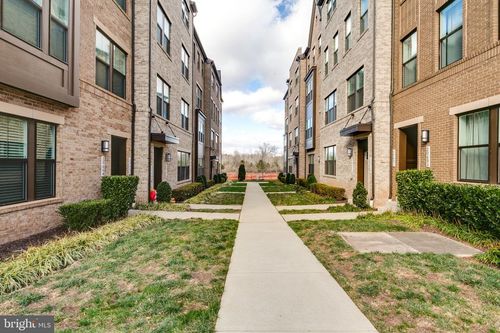 20687 Heron Landing Dr, STERLING, VA, 20166-2526 | Card Image