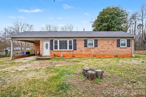 1725 26th St Ne, Hickory, NC, 28601-3121 | Card Image
