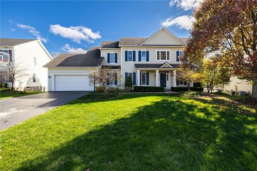 120 Woodgreen Dr, Pittsford, NY, 14534-9450 | Card Image