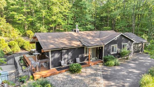 110 Clarks Ln, Mars, PA, 16046-2924 | Card Image