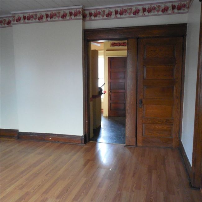 409 E Wallace Ave, House other with 5 bedrooms, 2 bathrooms and 2 parking in New Castle PA | Image 12