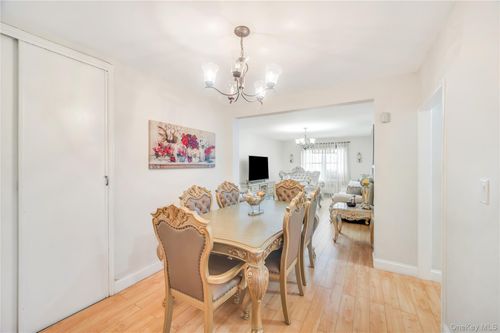 apt-3e-37 87th St, Jackson Heights, NY, 11372-7515 | Card Image