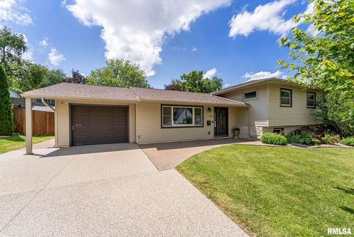 1927 San Jose Ct, Bettendorf, IA, 52722-3745 | Card Image
