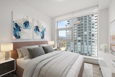 1807 - 680 Quayside Dr, Condo with 2 bedrooms, 2 bathrooms and 1 parking in New Westminster BC | Image 3