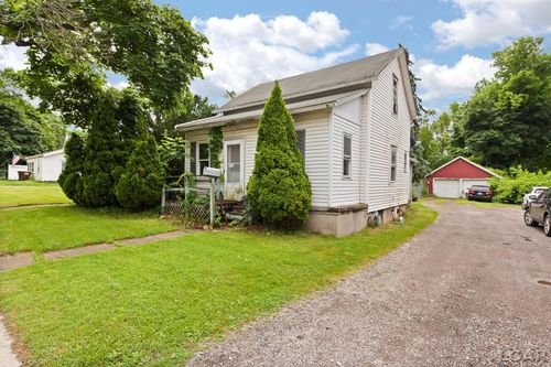 121 W Beecher St, Adrian, MI, 49221-3833 | Card Image