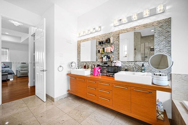 3521 Forest View Cir, House other with 5 bedrooms, 5 bathrooms and null parking in Fort Lauderdale FL | Image 47