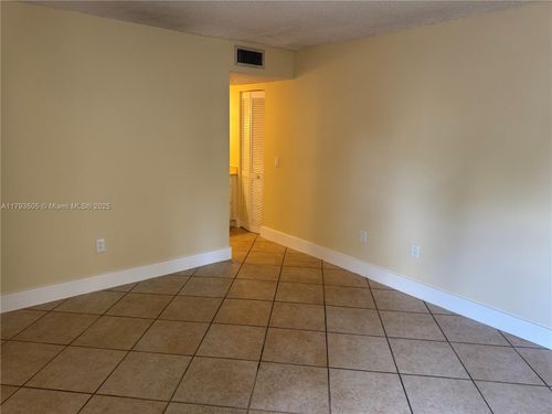 d210-9040 Sw 125th Ave, MIAMI, FL, 33186-7103 | Card Image
