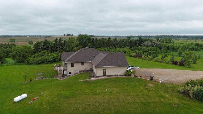 17216 County Road 5 Nw, House other with 5 bedrooms, 4 bathrooms and null parking in New London MN | Image 74