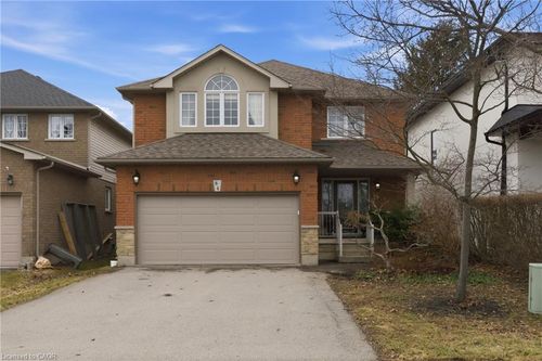 84 Duncairn Cres, Hamilton, ON, L9C6G1 | Card Image