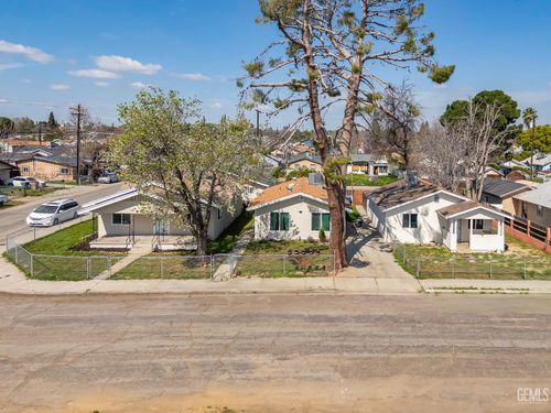 220 Moneta Ave, Bakersfield, CA, 93308-4328 | Card Image